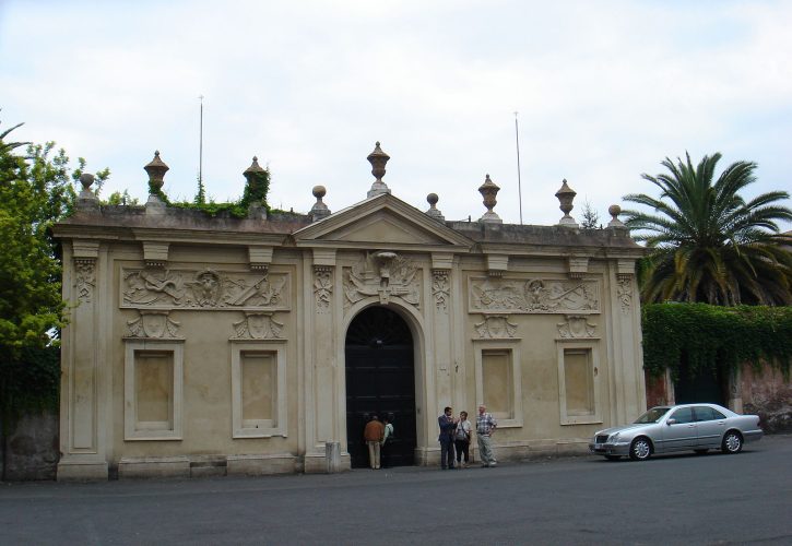 Scopri la Villa dei Cavalieri di Malta a Roma